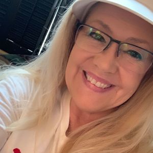 Meet your Posher, Deanna